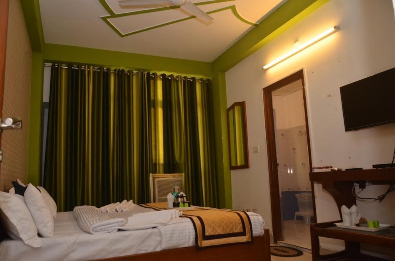 Hotel Europe Plaza Lucknow Zewnętrze zdjęcie