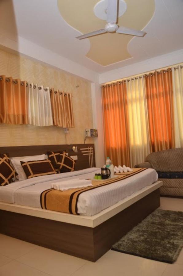 Hotel Europe Plaza Lucknow Zewnętrze zdjęcie